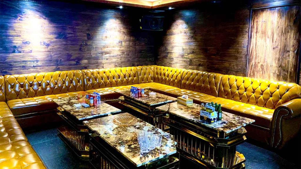Karaoke Wine 1976 72 Nguyễn Khang | Đặt Bàn