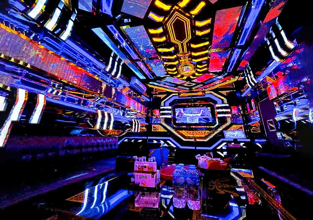 Karaoke King 412 Lạc Long Quân | Đặt Phòng | Karaokehanoi.com
