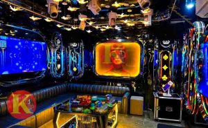 Karaoke Miss Teen 55 Nguyễn Khắc Hiếu từ lâu đã là điểm đến "ruột" của giới mộ điệu âm thanh tại quận Tây Hồ. Với phong cách thiết kế độc bản cùng hệ thống âm thanh được đầu tư bài bản, Karaoke Missteen hứa hẹn mang đến những trải nghiệm giải trí tuyệt vời nhất.