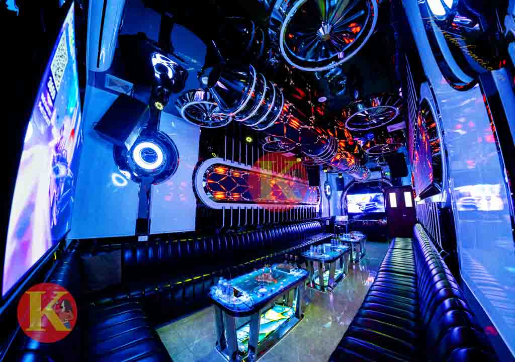 Phòng hát sang trọng tại Karaoke Royal 31 33 Nguyễn Khang Cầu Giấy karaokehanoi.com